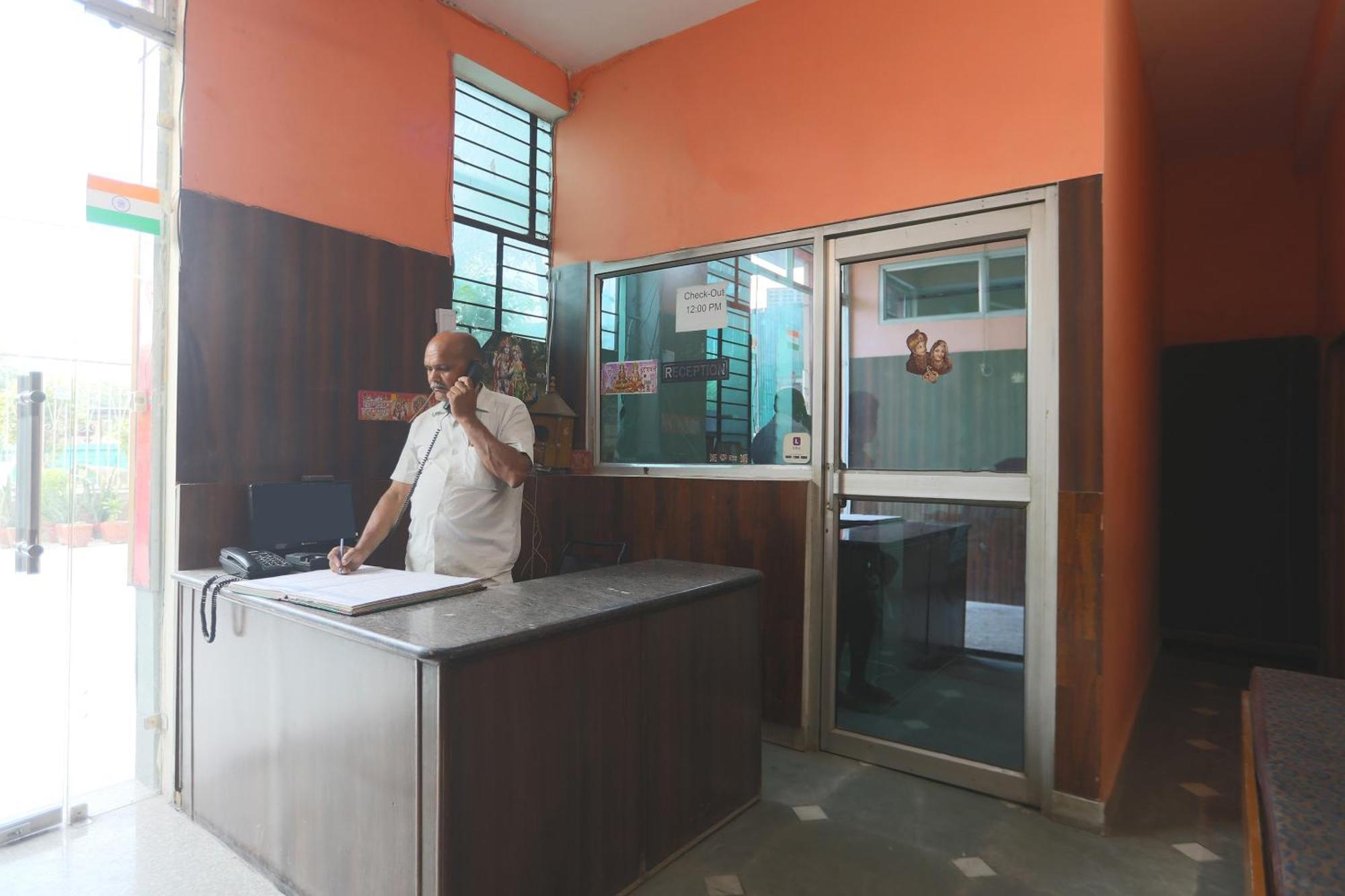 Hotel O Ashoka Inn Hotel Near Botanical Garden Noida Kültér fotó